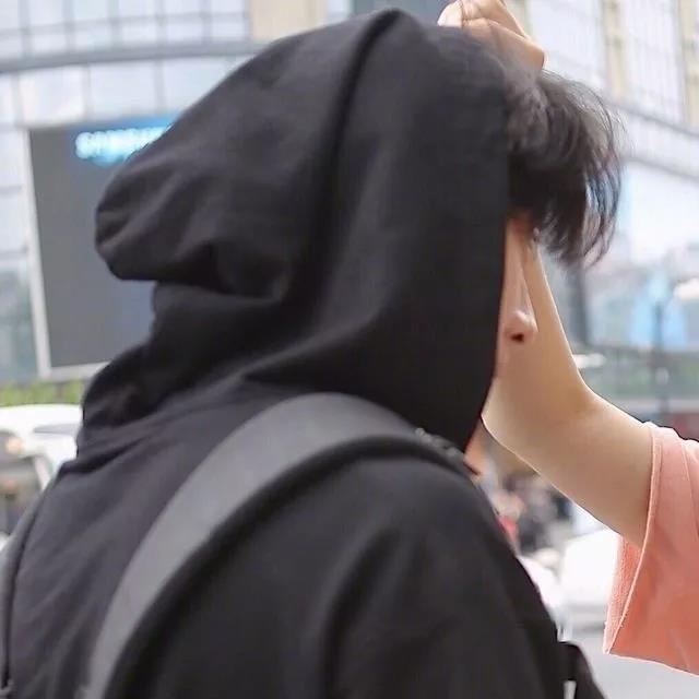 時(shí)代印記與自我表達(dá)，最新個(gè)性頭像的交融之選