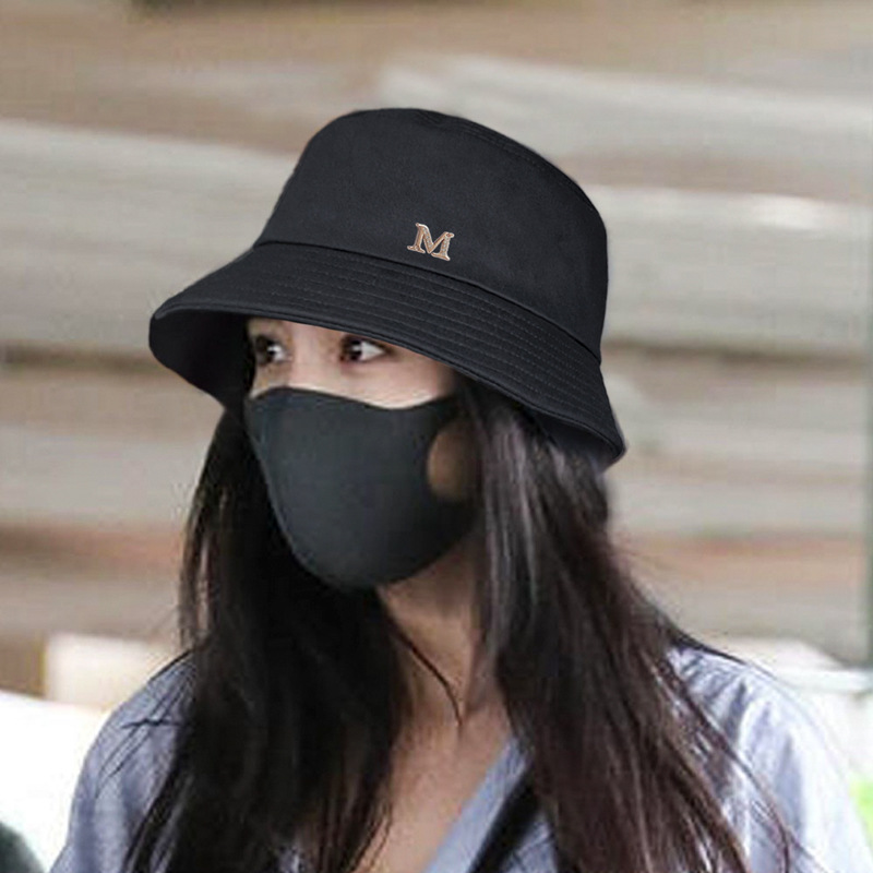 明星防曬帽，時(shí)尚防護(hù)的完美結(jié)合，打造夏日炫酷新風(fēng)尚！