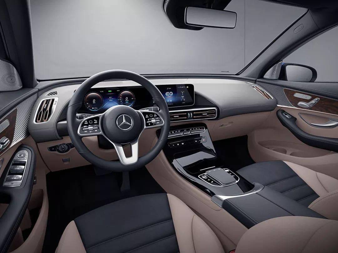 奔馳尖端科技深度解析，小巷中的隱藏寶藏之謎