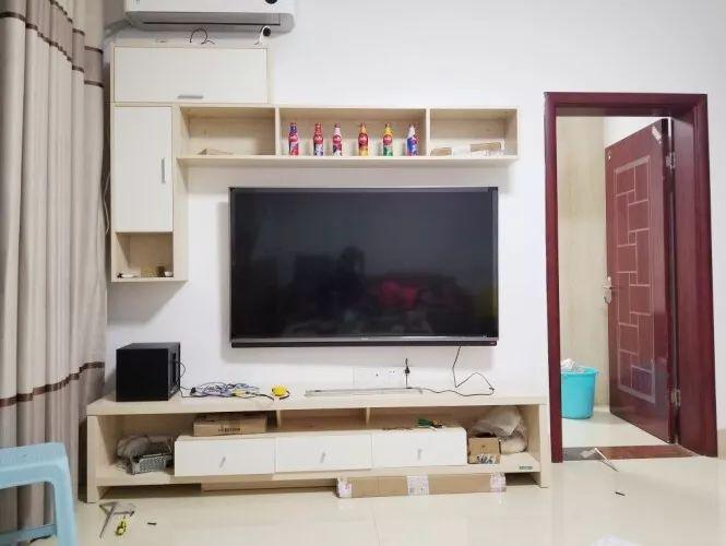 關于臥室32寸電視掛墻高度的探討與建議