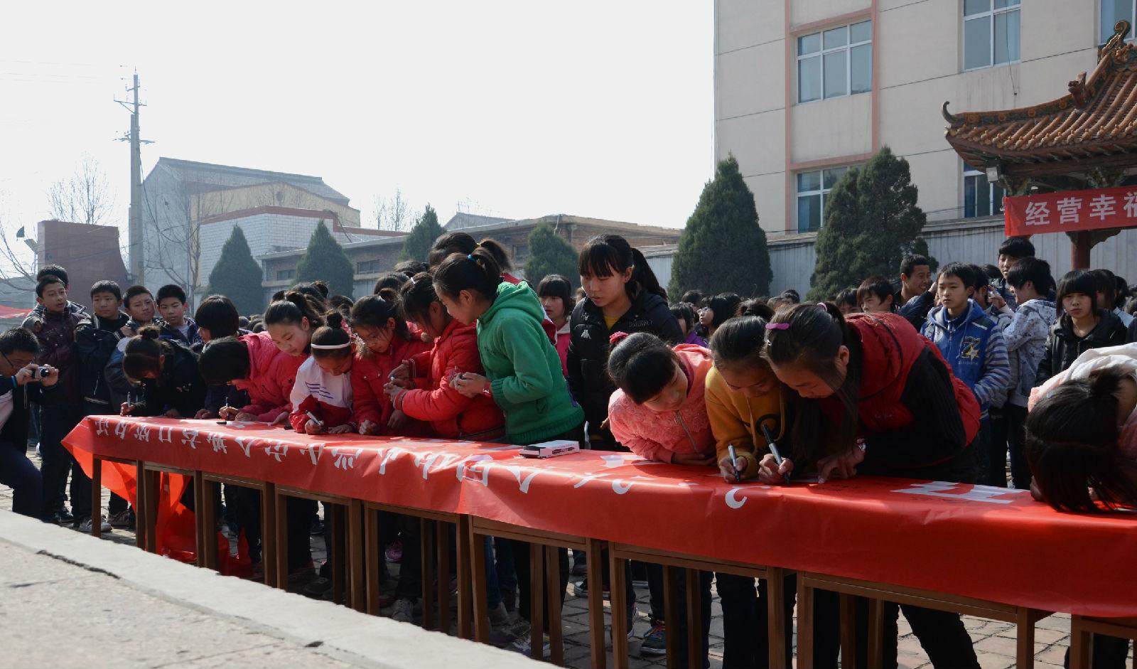 詩歌比賽，才華與自信的璀璨盛宴