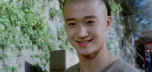 搞笑電視劇探秘，神秘寶藏與小巷深處的特色小店