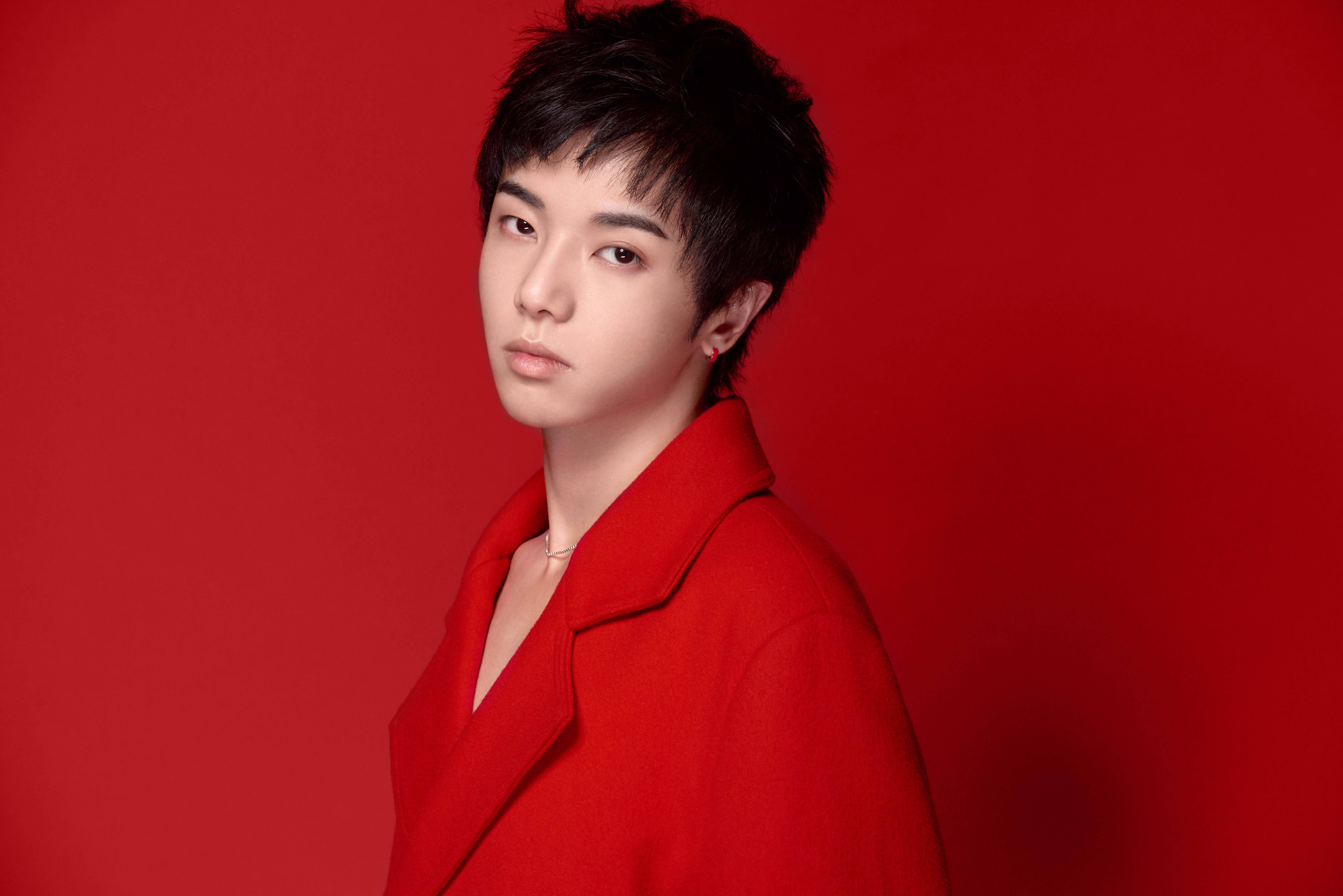 華晨宇高清壁紙，音樂與藝術(shù)的極致融合之美