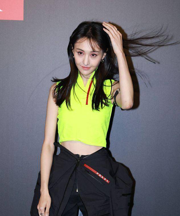 鄭爽最新動態(tài)，與自然美景的邂逅，內(nèi)心平和之旅揭秘