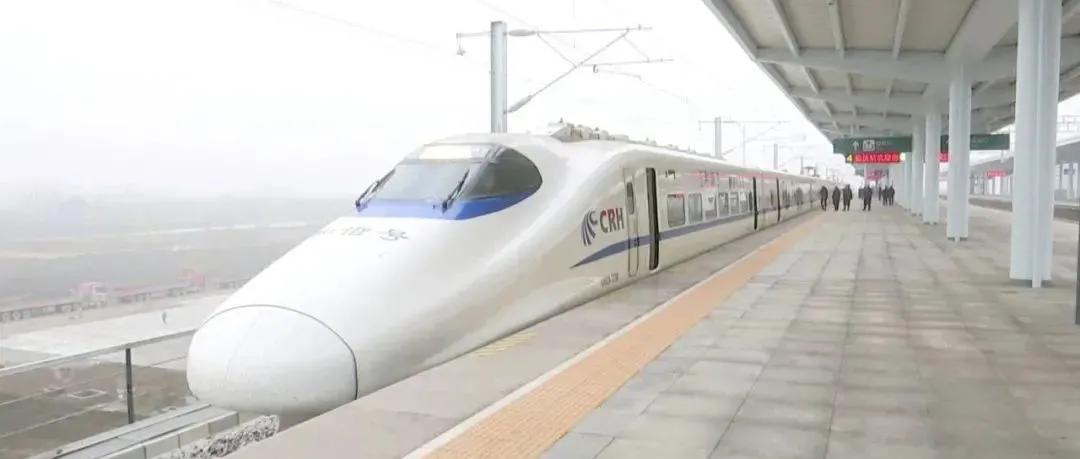 荊州機場最新動態(tài)，小巷深處的航空新篇章與美食驚喜探索