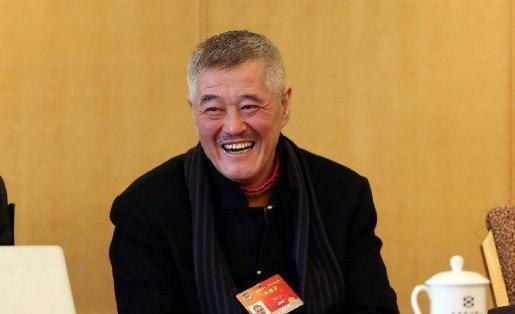 趙本山最新動態(tài)視頻，小巷深處特色小品探秘之旅