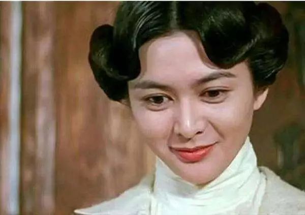 香港演員關(guān)山，銀幕到心靈之旅，自信與成就感的蛻變之路