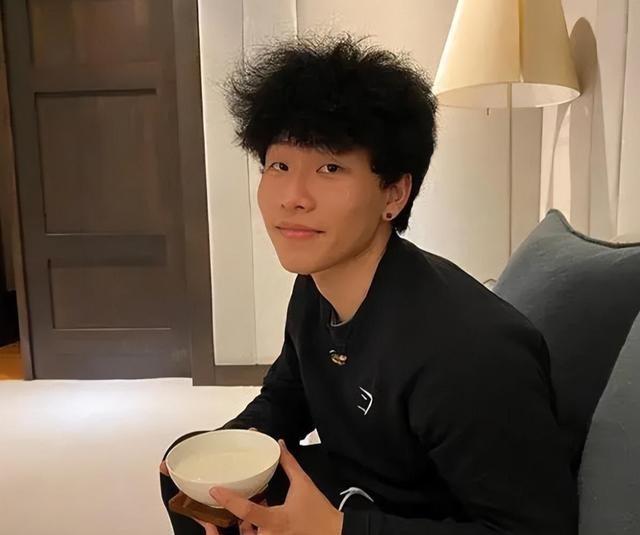 陳坤孩子母親最新消息,陳坤孩子母親最新消息，一場自然美景之旅，尋找內(nèi)心的平和與寧靜