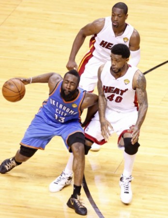 NBA總決賽奇跡之夜與籃球友情的溫暖故事，一場籃球比賽的傳奇之旅