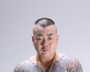 天津喜劇演員，尋找內(nèi)心平靜的喜劇之旅