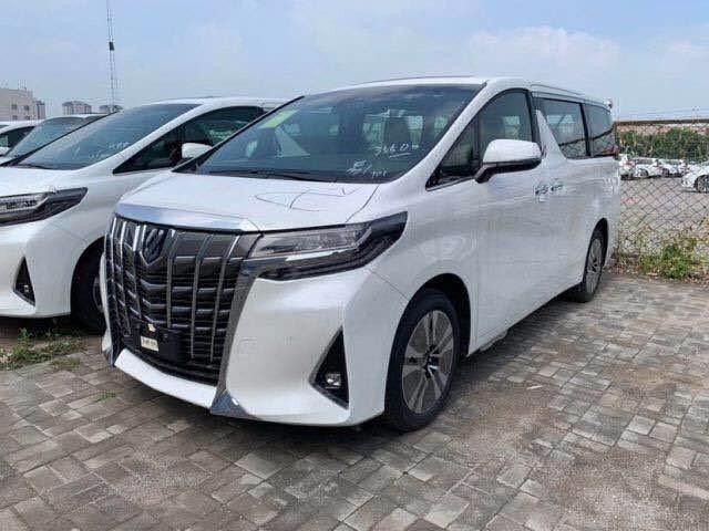 最新款埃爾法圖片展示,最新款埃爾法圖片展示，小巷深處的隱藏瑰寶