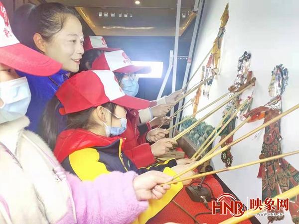 羅山皮影新戲在線，科技與傳統(tǒng)藝術(shù)的融合盛宴