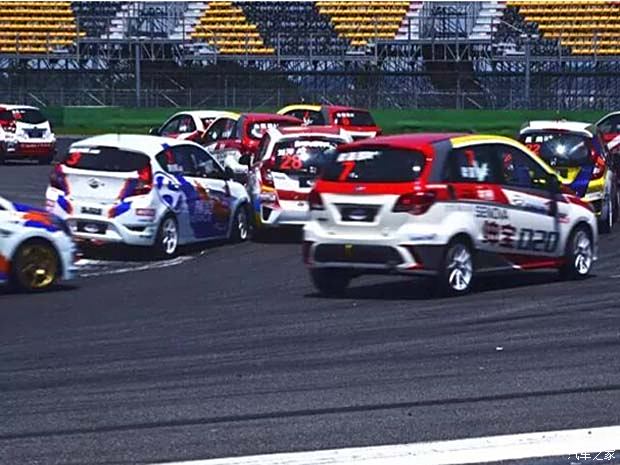 速度與激情的較量，小汽車比賽盛宴