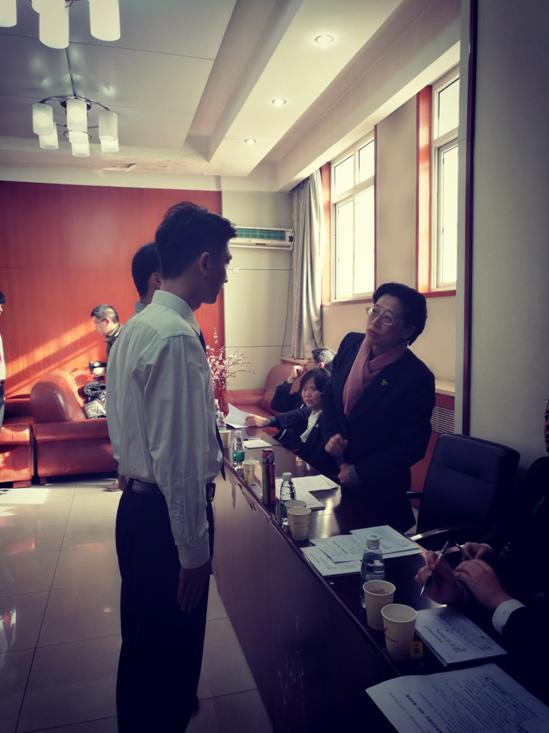 最新招聘資訊，愛與陪伴的求職奇遇之旅