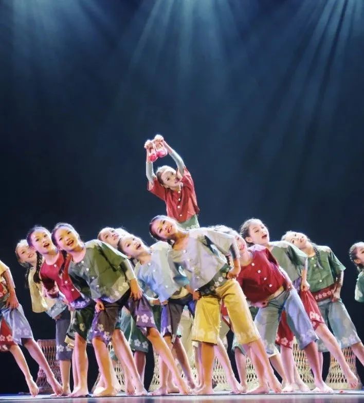 參加舞蹈比賽的好處全解析，提升技藝、鍛煉身心與拓展社交舞臺的絕佳機會