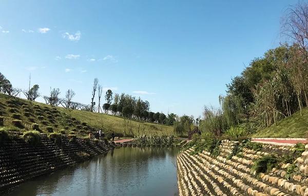 成都龍泉西河新工程，自然美景的探索之旅