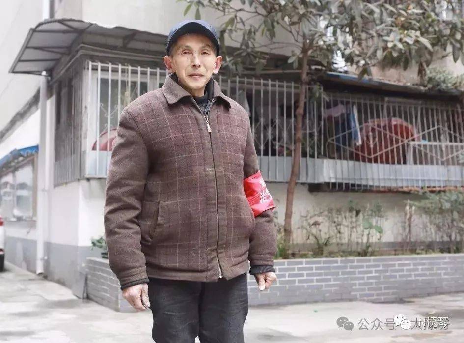 門衛(wèi)老董，日?，嵤碌臏嘏勺钚抡鹿?jié)