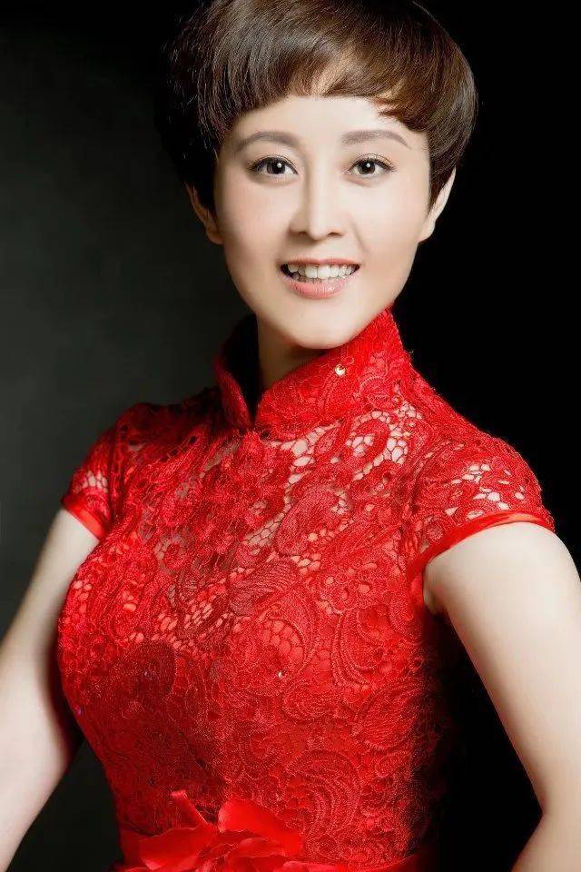 賽鳳的演員，影視界的璀璨明珠閃耀時(shí)刻