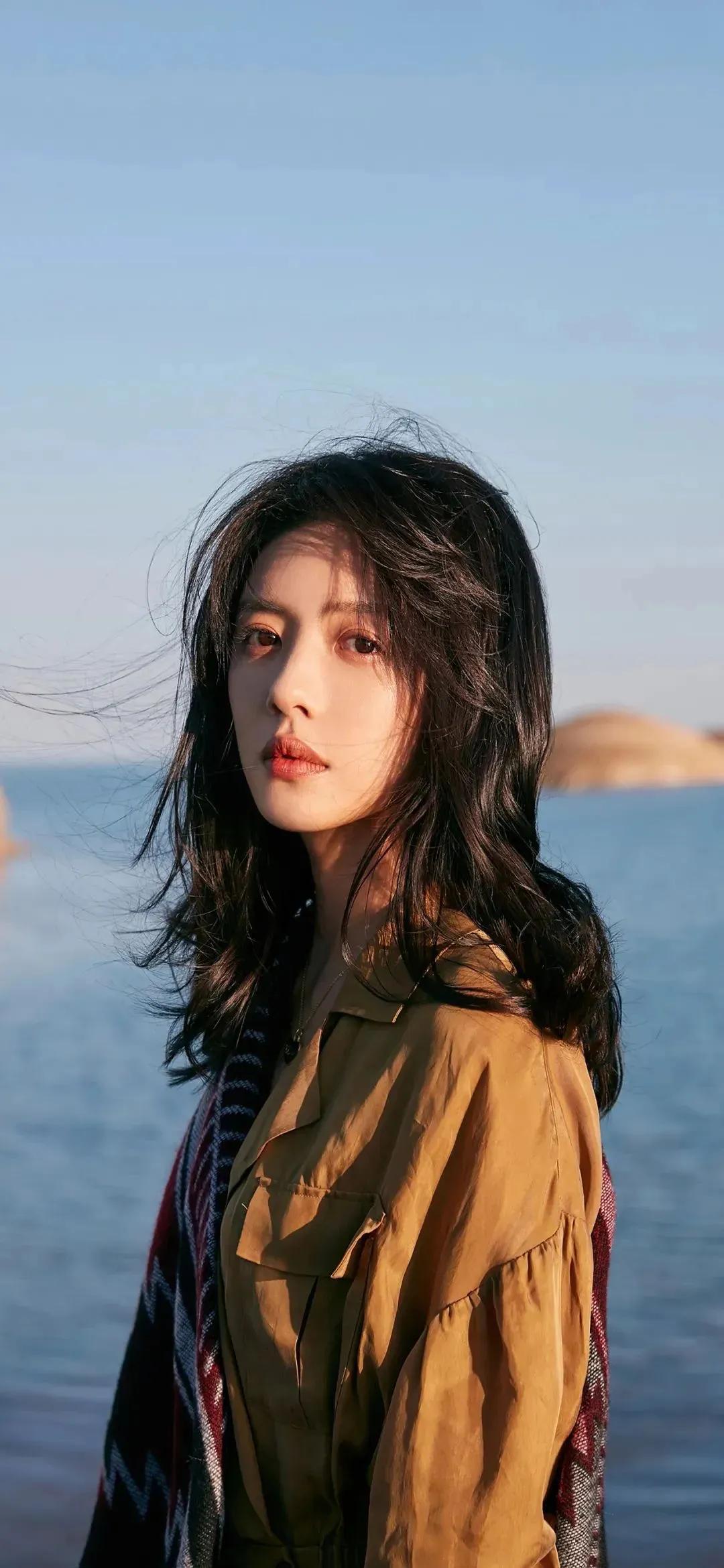 動(dòng)漫美女唯美圖片，科技與生活的完美融合藝術(shù)體驗(yàn)