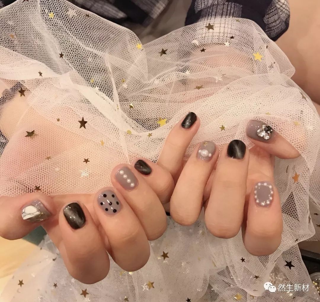 最新美甲款式圖集,最新美甲款式圖集，時(shí)尚、潮流與個(gè)性的完美融合