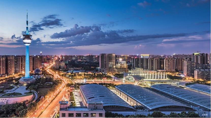 電視塔的高度與小巷風情，一場融合探索之旅