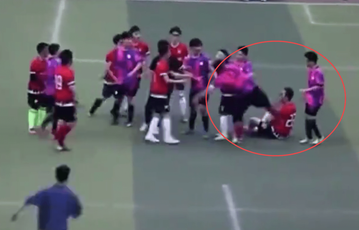 熱血沸騰的踩踩踩比賽視頻，競(jìng)技瞬間，挑戰(zhàn)你的極限！