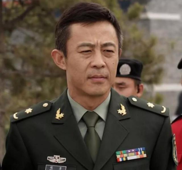 李幼斌，軍銜最高的明星，榮耀與地位的象征