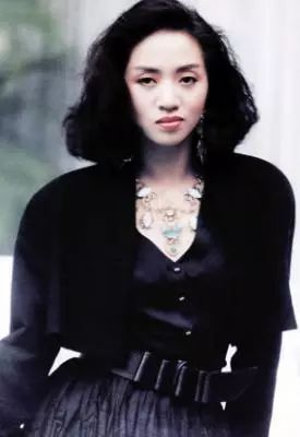 黑女明星與小巷特色小店的魅力之旅