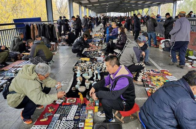 最新熱門地攤好貨大揭秘，不容錯過的購物盛宴！