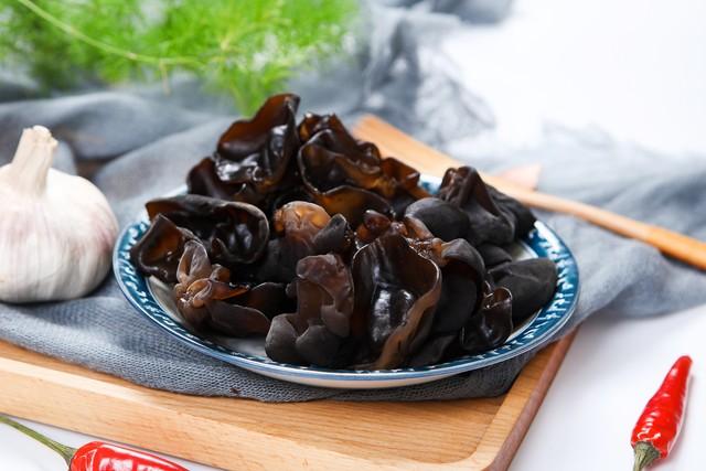 韭菜中毒事件最新進(jìn)展與小巷秘密美食店探秘揭秘