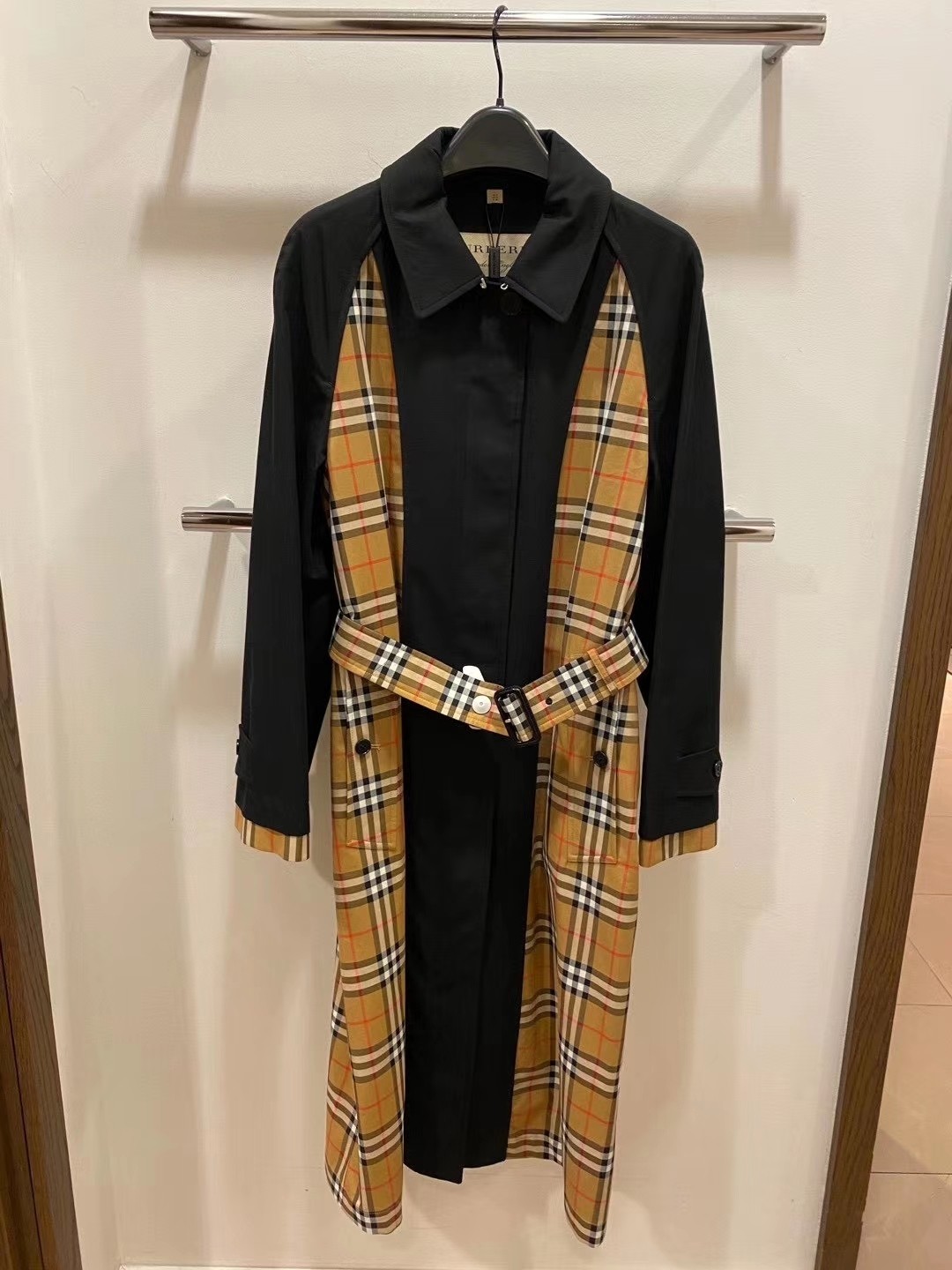 巴寶莉新款風衣，時尚巔峰之選，引領潮流新風尚