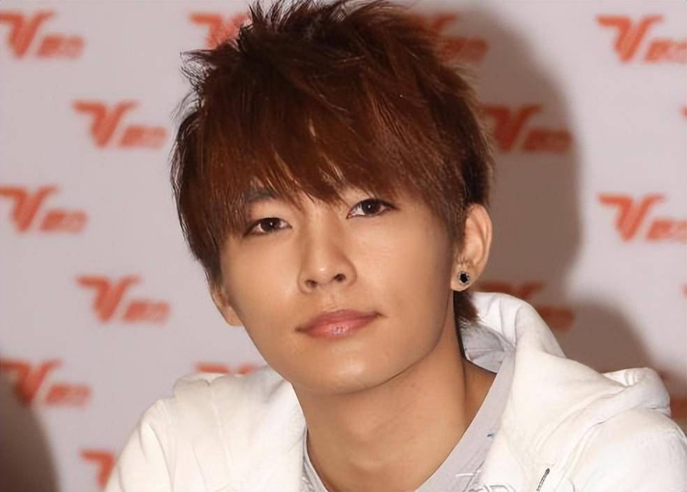 炎亞綸最新動態(tài)，引領(lǐng)科技潮流，生活因他煥新彩