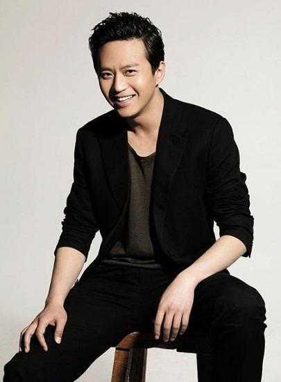 探索城市隱秘角落，男演員帶你走進(jìn)小巷中的特色小店