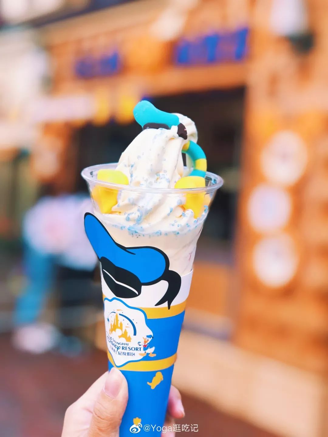 上海迪士尼冰淇淋的最新魅力，自信與甜蜜的成長之旅