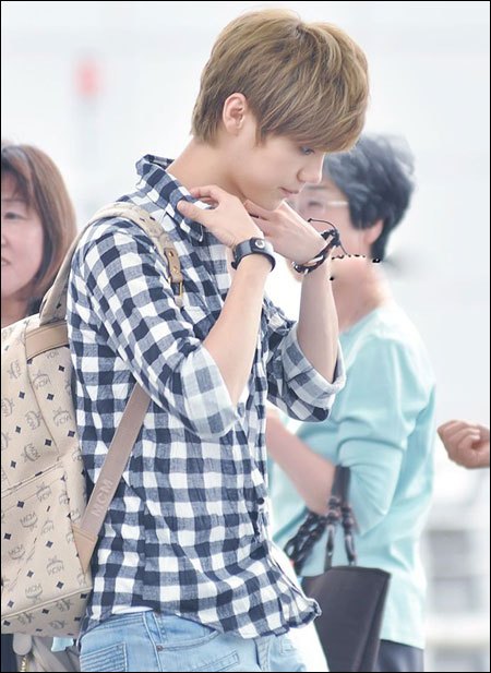 鹿晗最新周邊，日常小確幸與友情溫暖相伴的時光