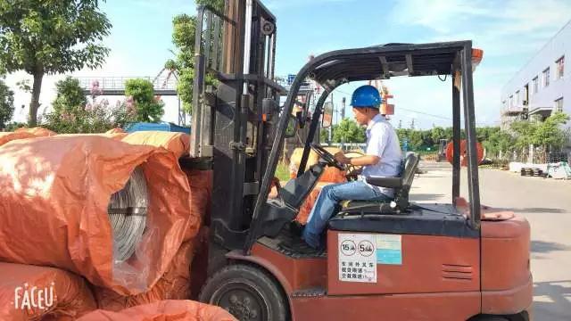最新叉車工作，時代背景下的關(guān)鍵角色演變