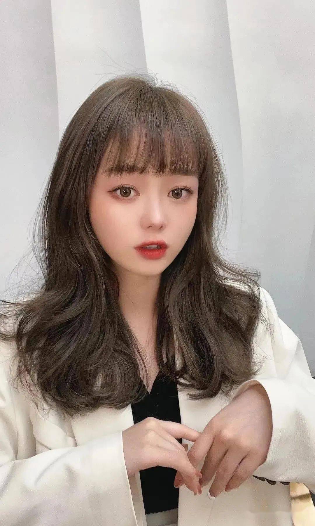 最新流行發(fā)型造型詳解，步驟指南與造型展示