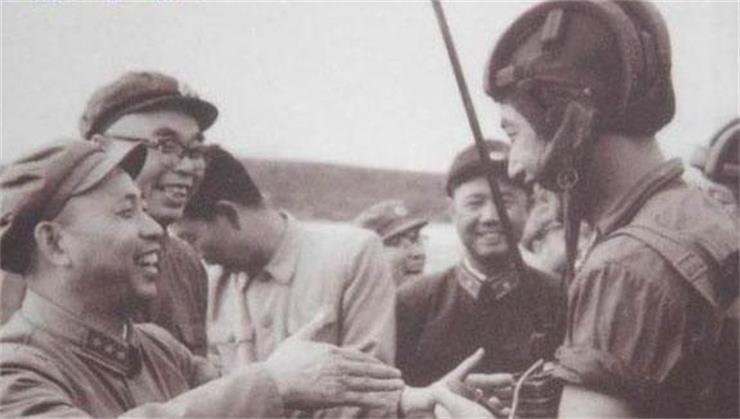 李天佑最新視頻，城市生活的溫馨瞬間與友情的溫暖紐帶