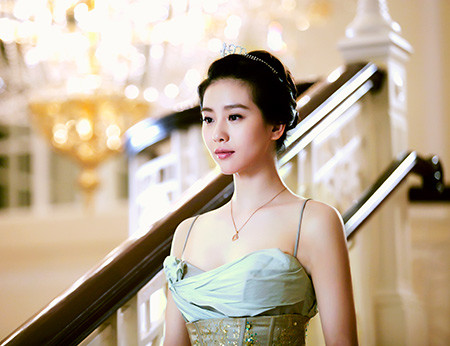 劉詩(shī)詩(shī)2025最新動(dòng)態(tài)，明星的蛻變與影響力