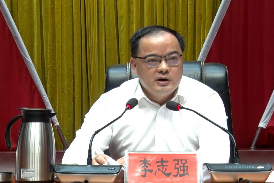 平南鎮(zhèn)書記李志強(qiáng)，勵(lì)志之光引領(lǐng)自信之路