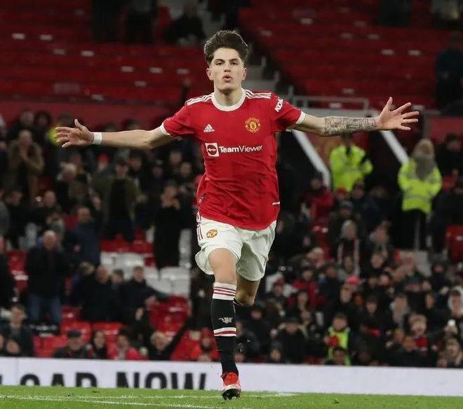 阿根廷男足最新名單揭曉，足球場上的溫情與實力展現(xiàn)